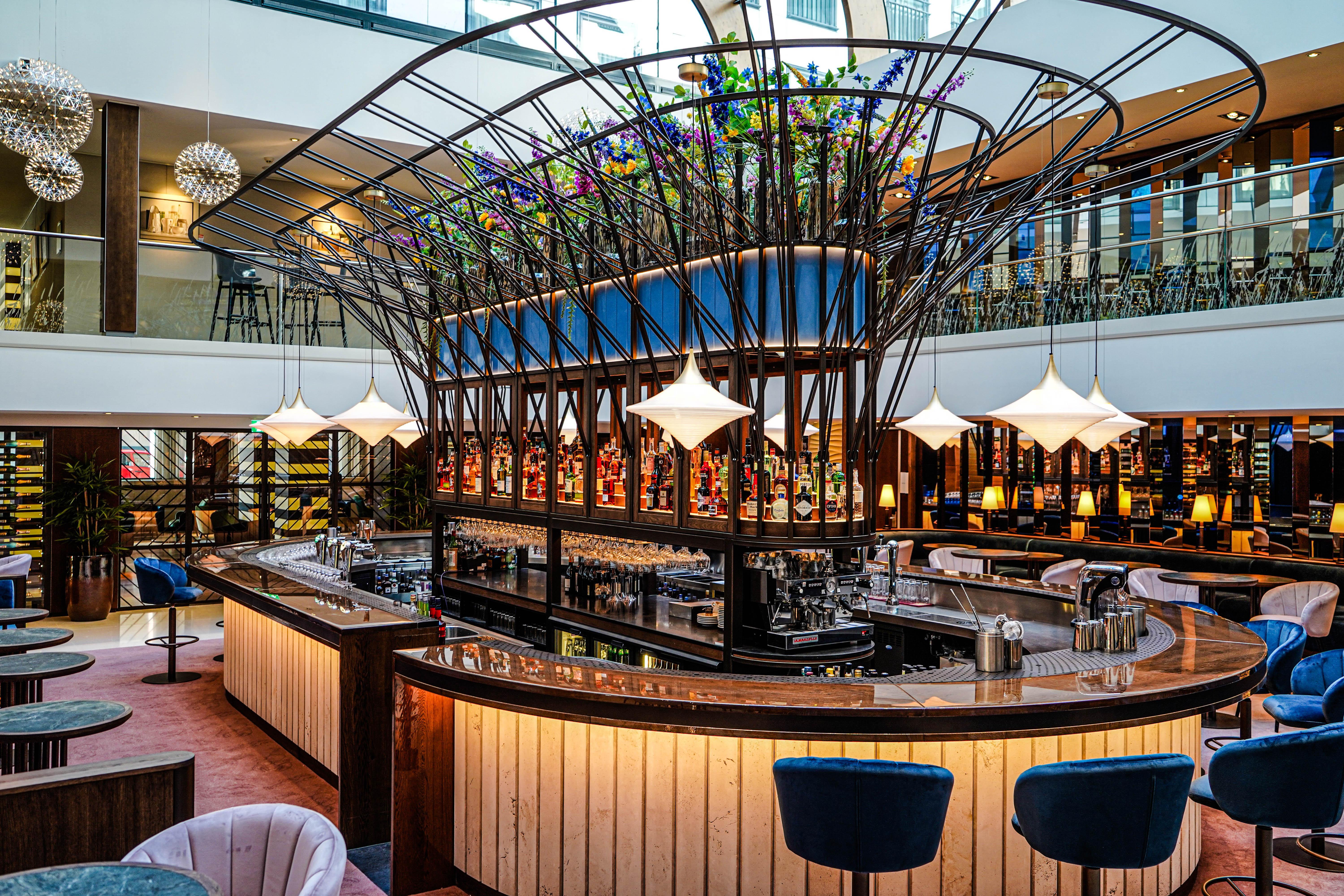 Hilton The Hague Otel Dış mekan fotoğraf The bar at the hotel
