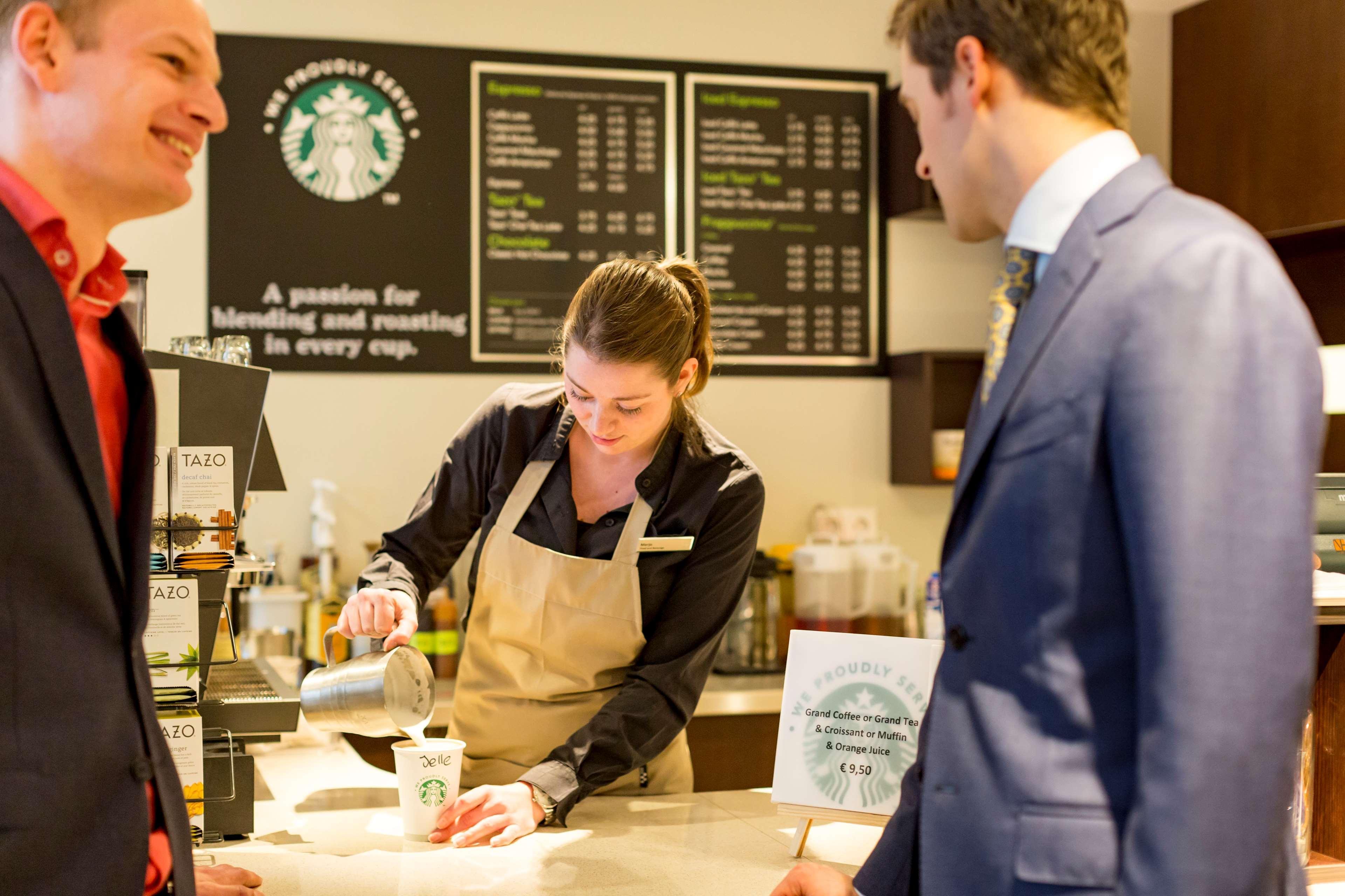 Hilton The Hague Otel Dış mekan fotoğraf Starbucks