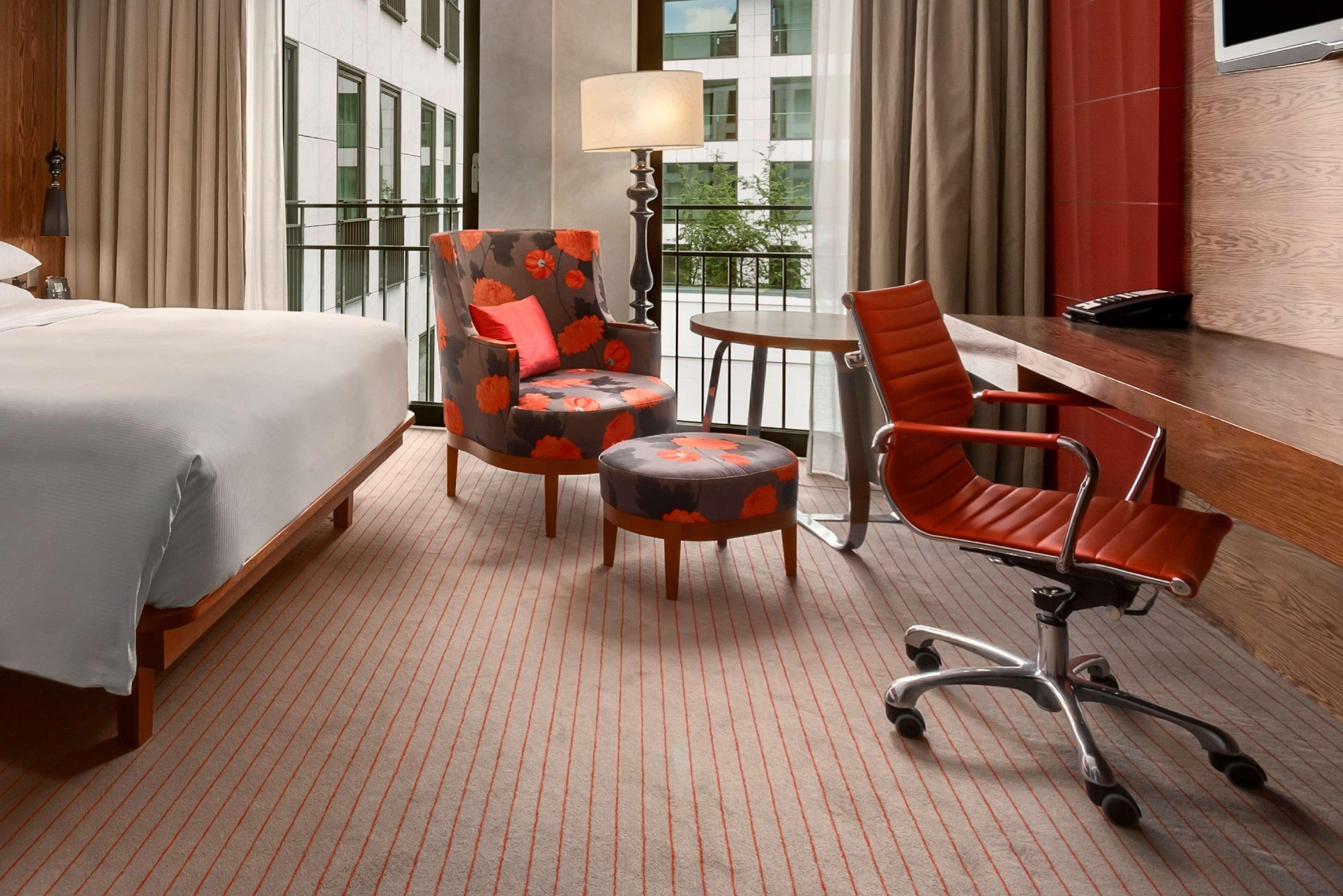 Hilton The Hague Otel Dış mekan fotoğraf A room at the hotel