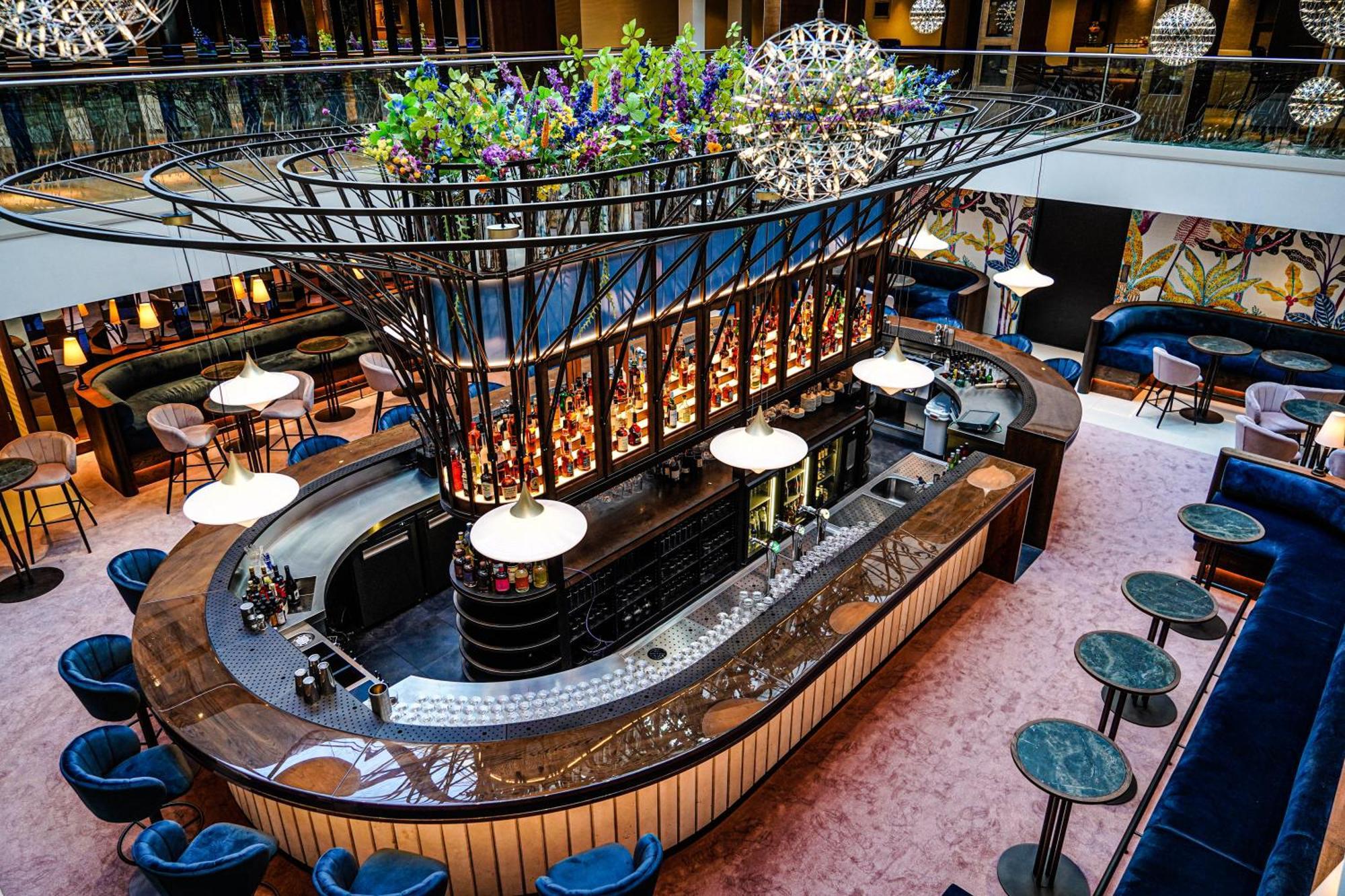 Hilton The Hague Otel Dış mekan fotoğraf The bar at the London Edition